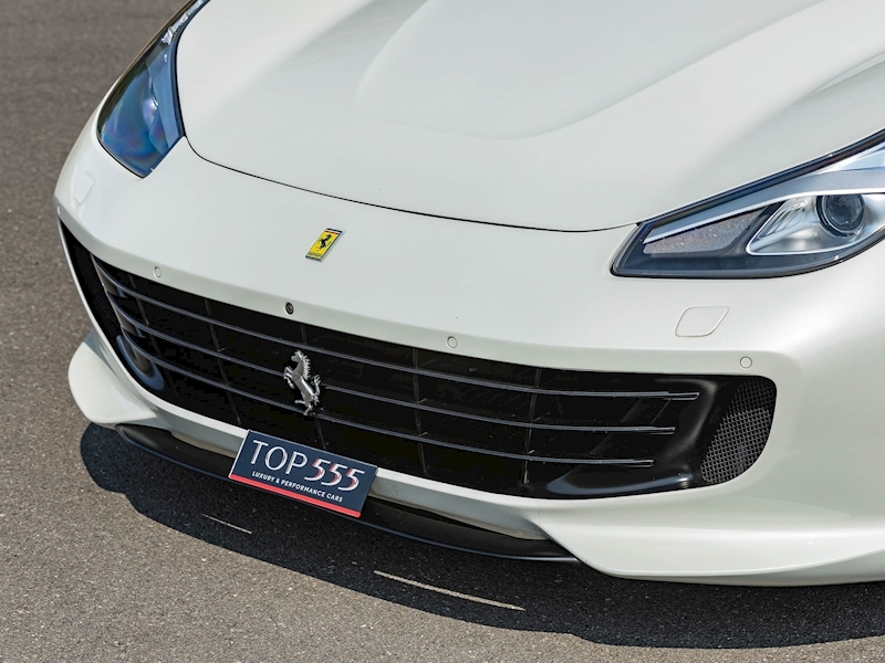 Ferrari GTC4 Lusso T V8 - Large 25