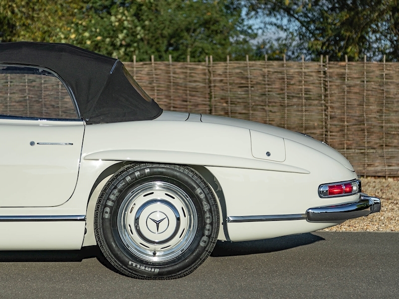 Mercedes-Benz 300 SL Roadster - The Penultimate Car Ever Produced - Large 50