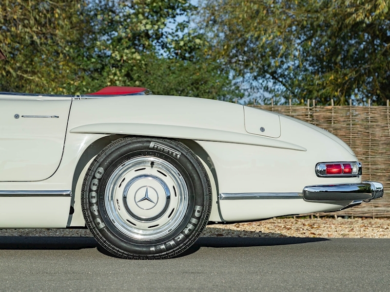 Mercedes-Benz 300 SL Roadster - The Penultimate Car Ever Produced - Large 85