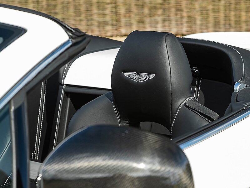 Aston Martin Vantage V12 Roadster 'Manual' - Car 19 of 101 Produced Worldwide - Large 31