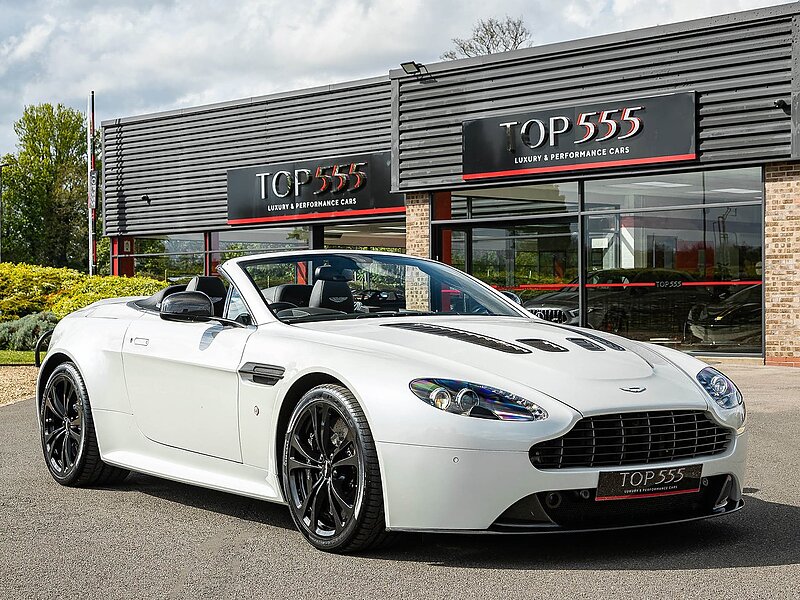 Aston Martin Vantage V12 Roadster 'Manual' - Car 19 of 101 Produced Worldwide - Large 4