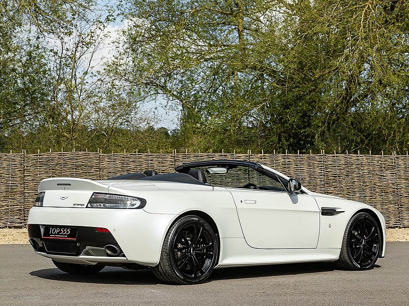 Aston Martin Vantage V12 Roadster 'Manual' - Car 19 of 101 Produced Worldwide - Large 17