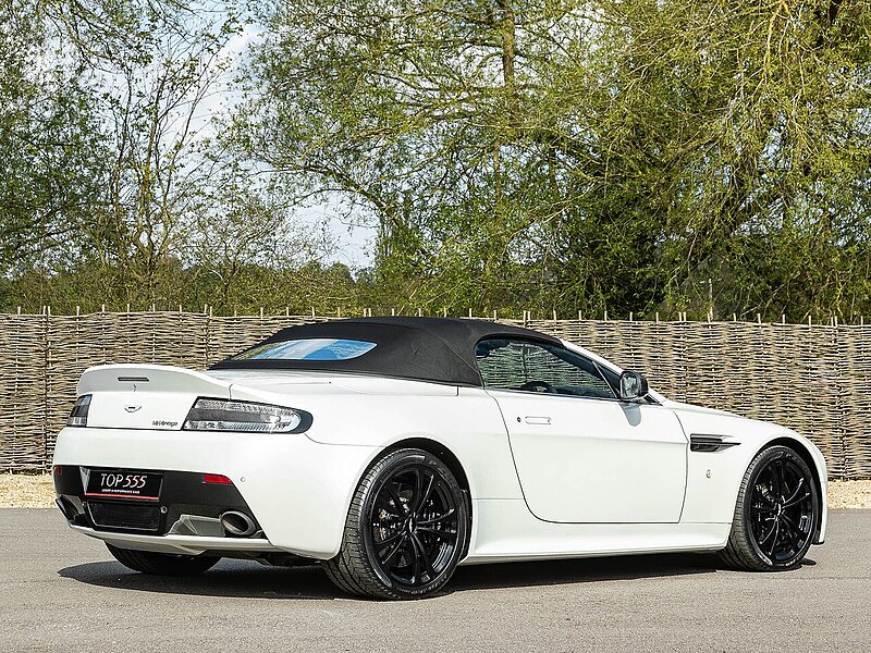 Aston Martin Vantage V12 Roadster 'Manual' - Car 19 of 101 Produced Worldwide - Large 23