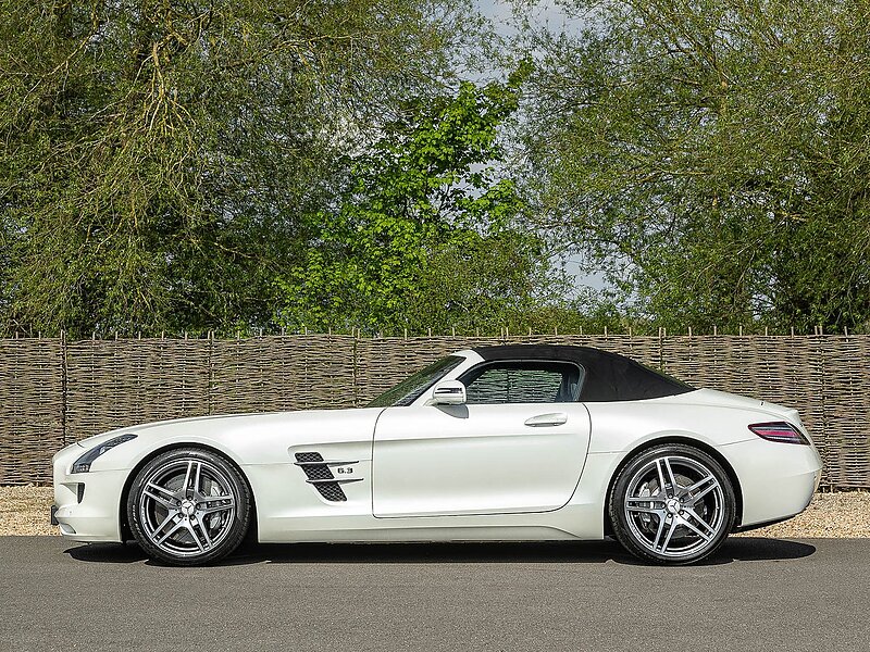 Mercedes-Benz SLS AMG Roadster - Large 6