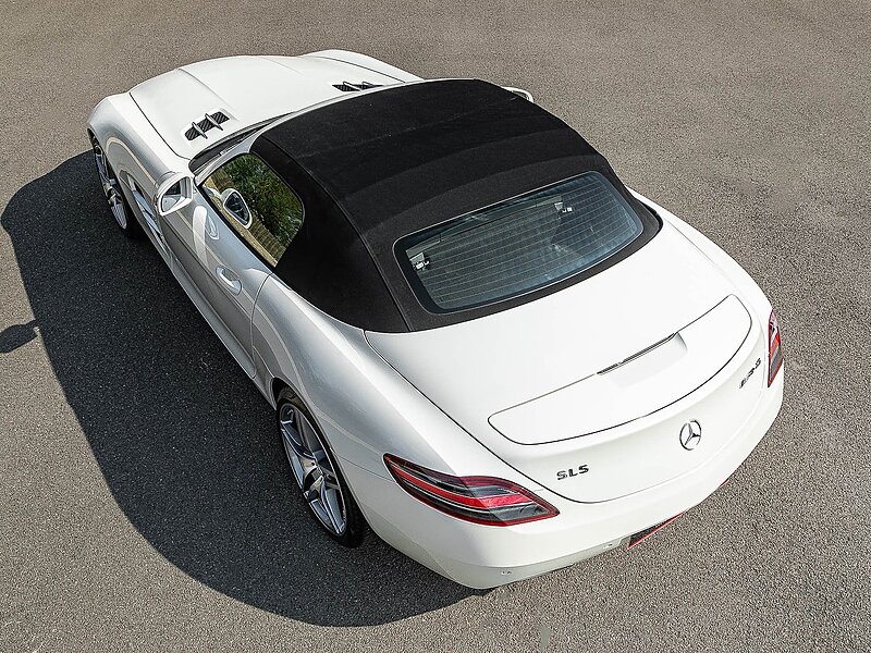 Mercedes-Benz SLS AMG Roadster - Large 27