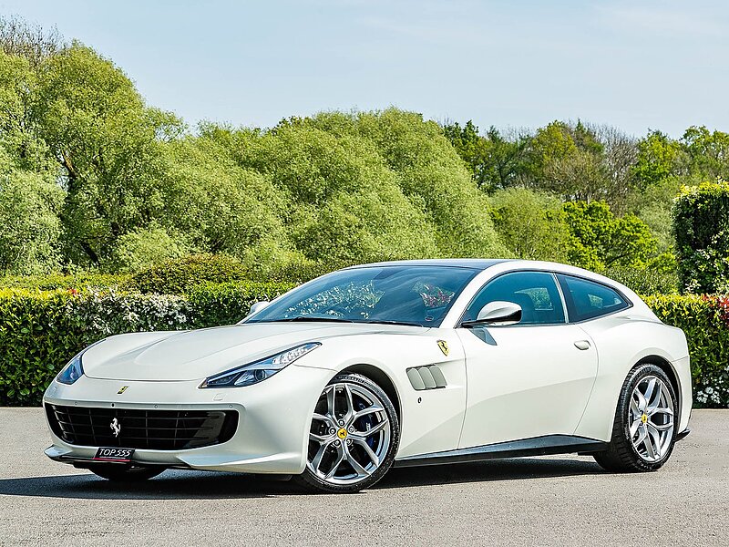 Ferrari GTC4 Lusso T V8 - Large 0