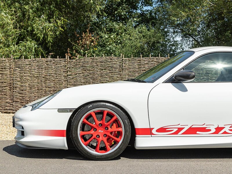 Porsche 911 (996) GT3 RS 3.6 Manual - Large 4