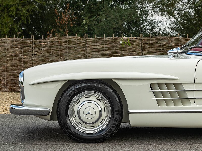 Mercedes-Benz 300 SL Roadster - The Penultimate Car Ever Produced - Large 109