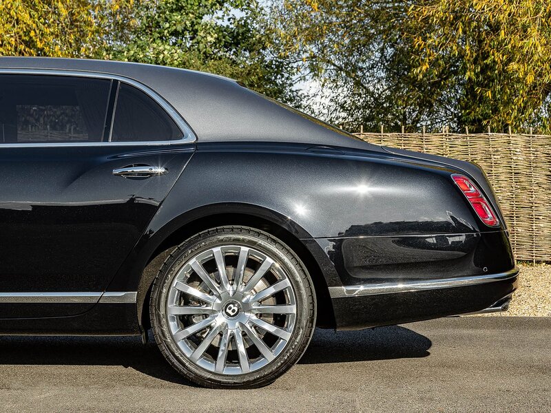 Bentley Mulsanne Extended Wheelbase (EWB) 6.75 V8 - Large 49