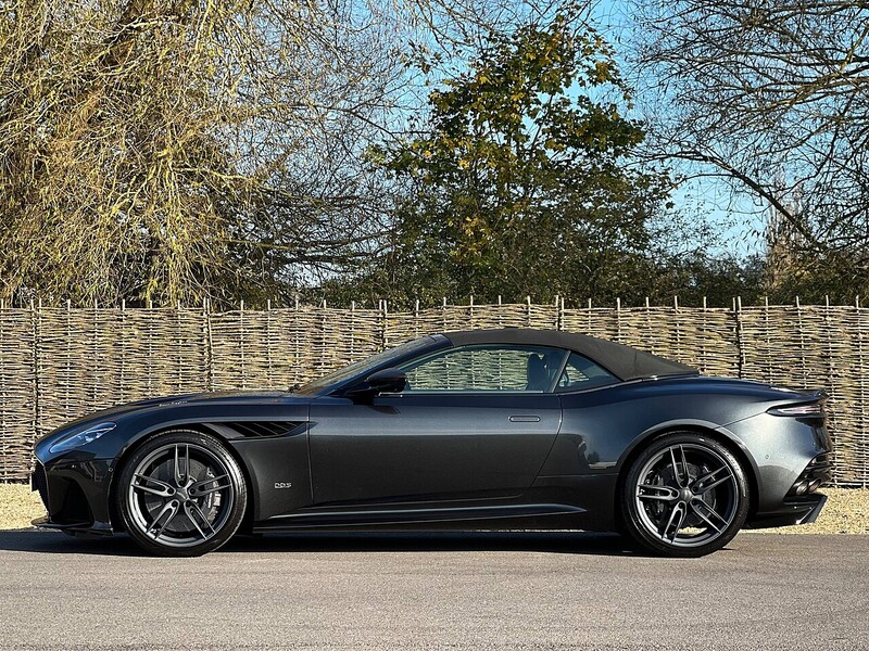 Aston Martin DBS Superleggera Volante V12 - Large 4