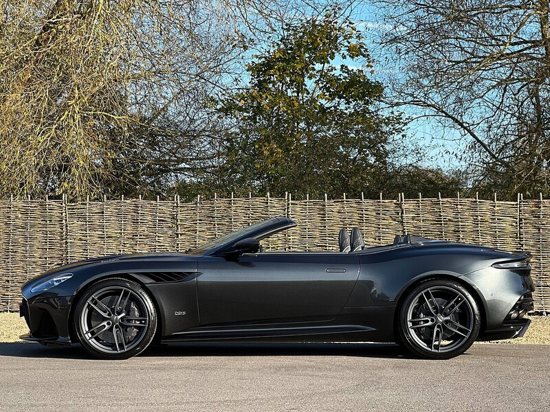 Aston Martin DBS Superleggera Volante V12 - Large 3